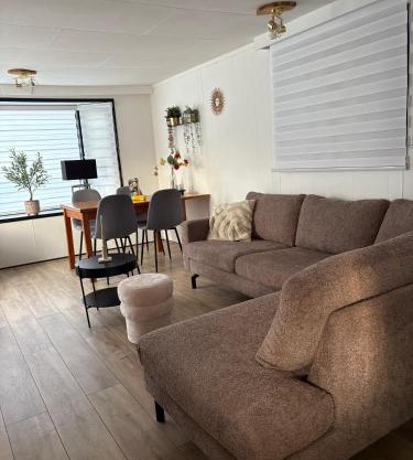 Chalet Linée in bosrijke omgeving Anloo