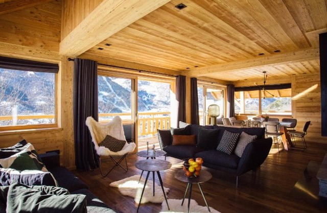 Chalet Luxueux 10 Pers. à Serre Chevalier - Terrasse, Local à Ski, Navette Gratuite - FR-1-762-18