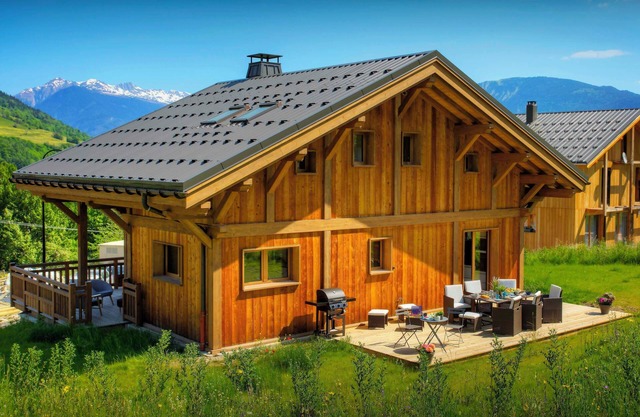 Chalet Pajules - alpine holiday for 10 in Valmorel, sauna - OVO Network