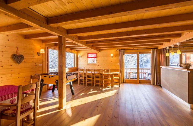 Chalet rental in Vars-les-Claux for 12 guests