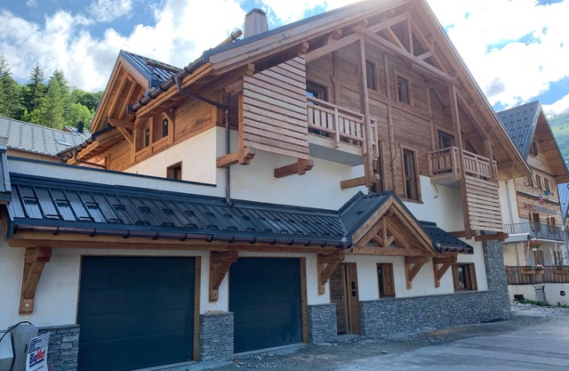 Chalet Sétaz - Ski in/ski out apartment for 5-6 people