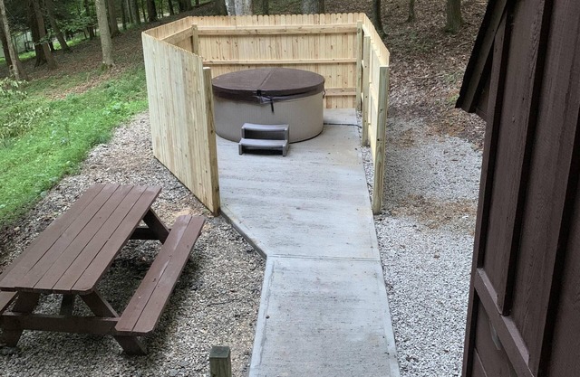 Chalet with Hot Tub & Pet Friendly
