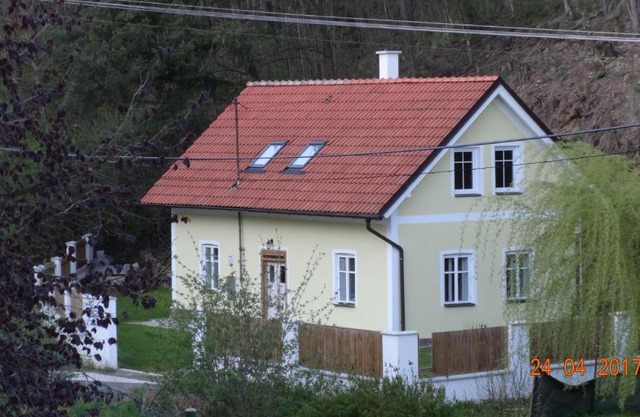 Chaloupka za potůčkem