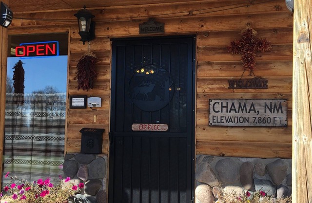 Chama River Bend Lodge