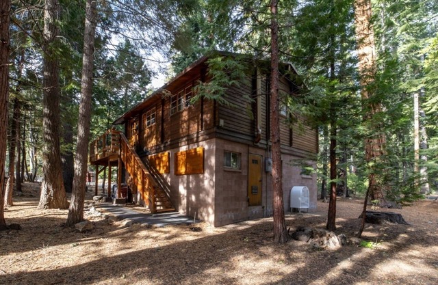 Chamberlands Cabin With Private Beach