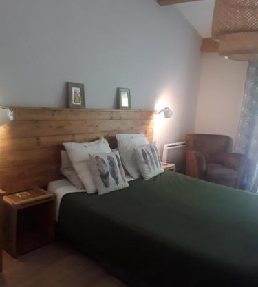 Chambre d'hôte équipée avec terrasse verdoyante