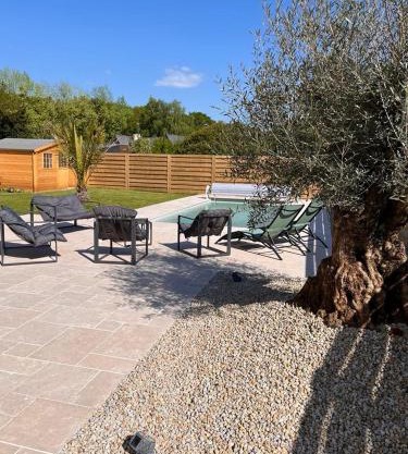 Chambres d'hôtes avec piscine chauffée jusqu'à sept inclus ,TERRA COTTA et TAUPE