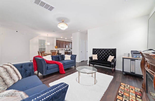CHAMP - Luxury Corp Housing