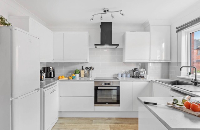 Chandlers Walk, modern comfy family home in Exeter
