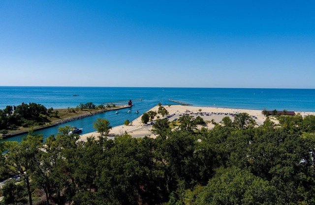 Chapel Point | 5 BR | Near Lake Michigan