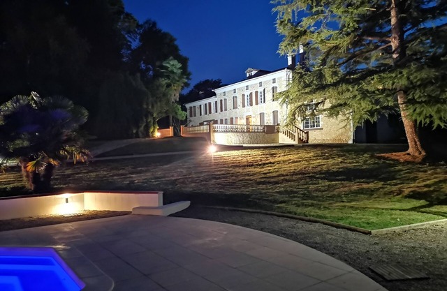 Character stone period villa for up to 15 near all amenities with swimming pool
