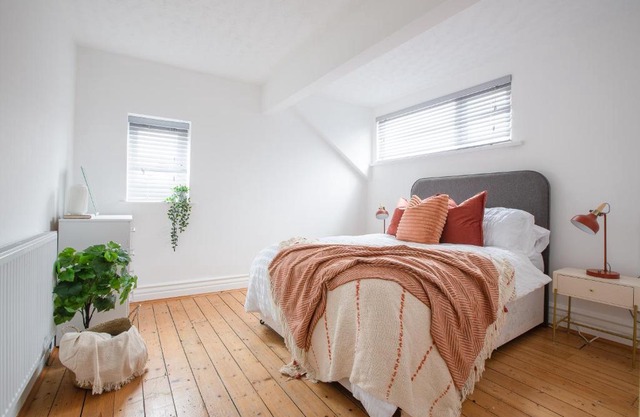 Charles Alexander Short Stay - Hove Suite
