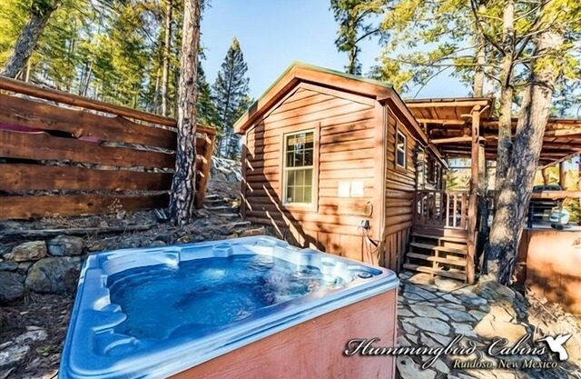 Charlie Cabin: 'Skiers must have and Summer's great getaway' with hot tub.