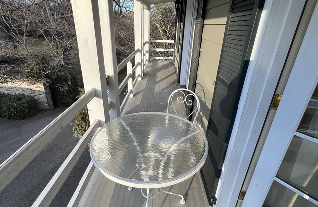 Charlottesville/ Ivy Apartment Cottage