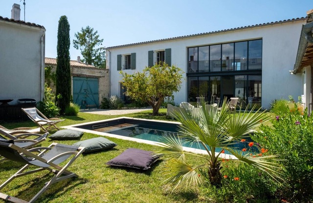 Charm et Space in a Renovated Former Winery