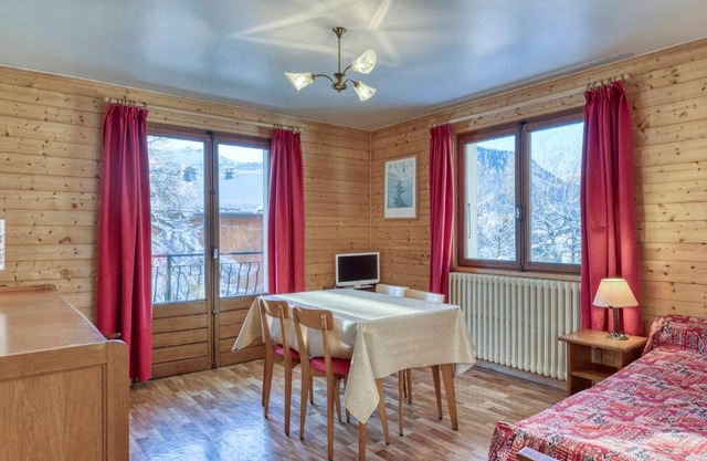 Charmant 2 pièces à Megève, proche du centre et des télécabines, avec balcon et parking - FR-1-453-120