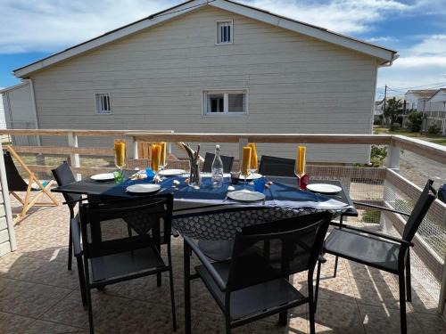 Charmant Chalet Rangée 9 avec Wifi, Climatisation et Terrasse - 250m de la Plage, 6 pers - FR-1-784-7