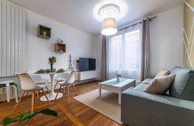 Charmant Duplex Proche DE Paris