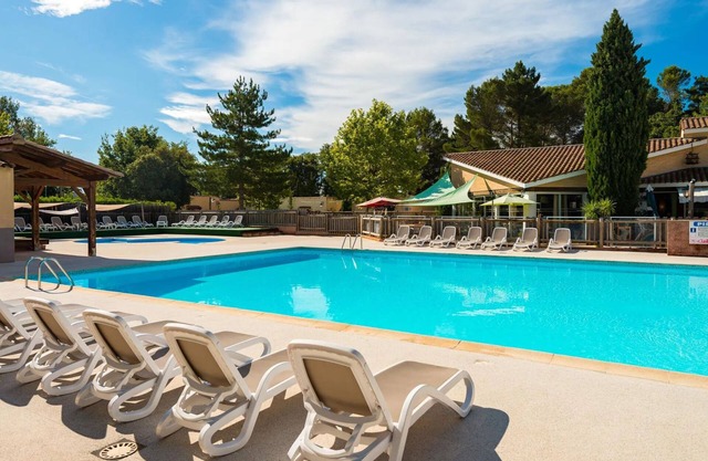 Charmant maisonnette + piscine sur place !