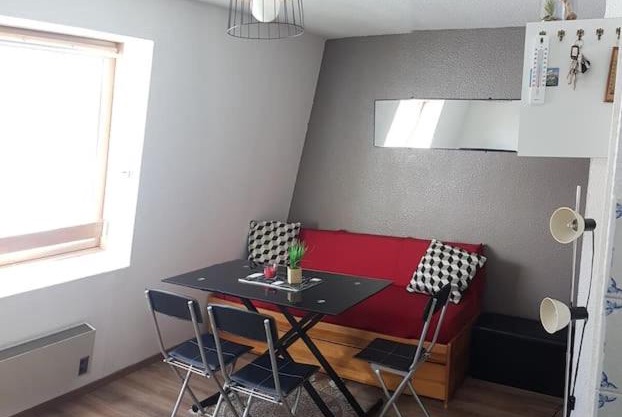 Charmant studio refait à neuf