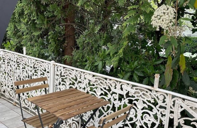 Charmanter Altbau mit Terrasse am Stadtpark