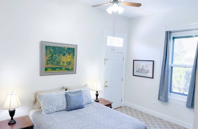 Charming 1-bedroom apartment in Vibrant Old Louisville WiFi Washer/Dryer