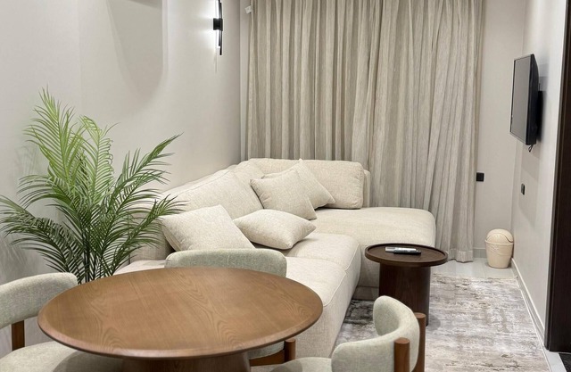 Charming 1-bedroom apartment in pleasant Cairo with Great View Of Nile