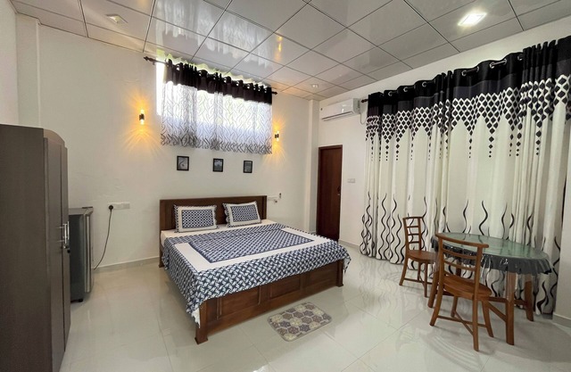 Charming 1-bedroom apartment with WiFi, AC in amazing Mirissa