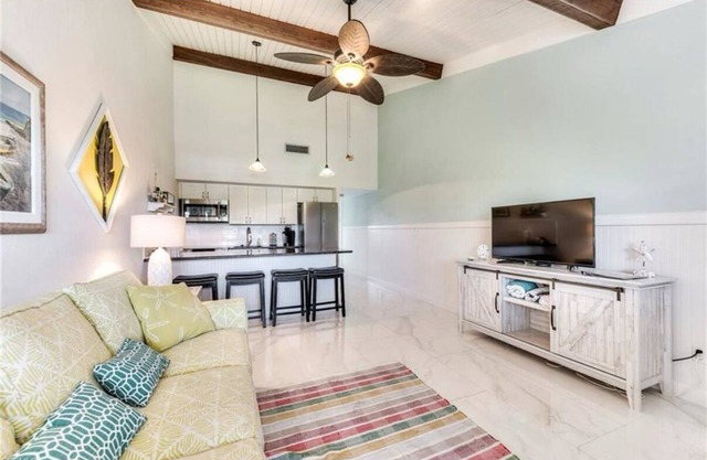 Charming 1-bedroom condo in peaceful Sanibel walking distant to coast