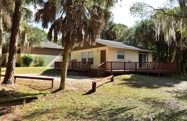 CHARMING 1 BEDROOM COTTAGE ON EQUINE RANCH