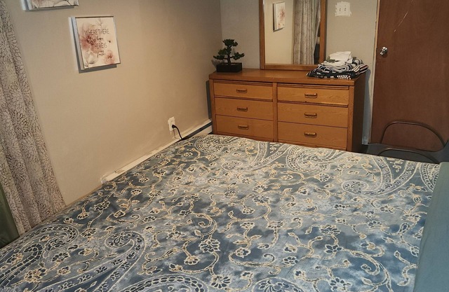 Charming 1-bedroom house with AC and WiFi in welcoming Newark