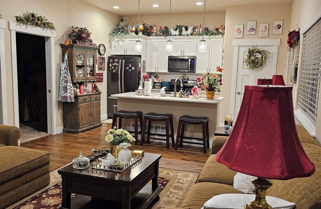 Charming 1-bedroom inlaw suite in wonderful Severance with WiFi, AC