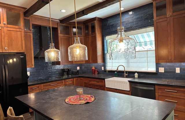 Charming 1-bedroom suite in Mesa with WiFi, AC