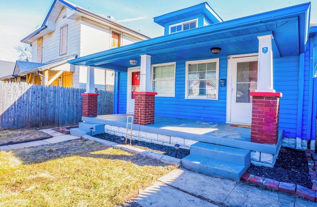 Charming 1-bedroom townhome in soothing Indianapolis with WiFi, AC