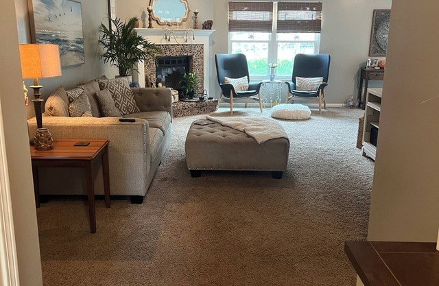 Charming 1-bedroom and private bathroom with use of pool-non heated and fire pit
