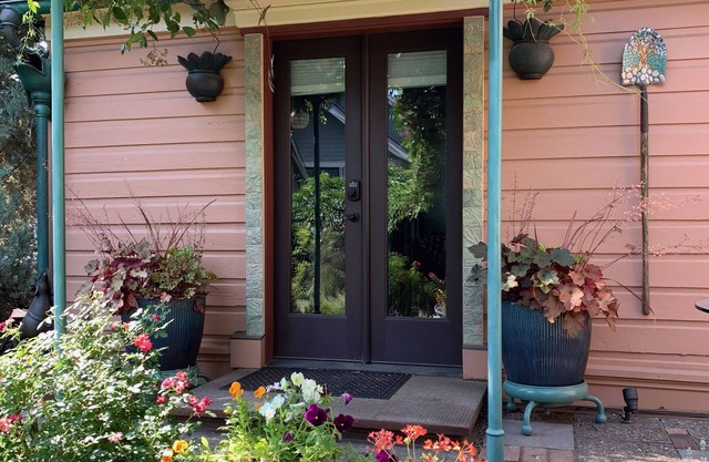 Charming 1-bedroom cottage with WiFi, AC in beautiful, historic Walla Walla
