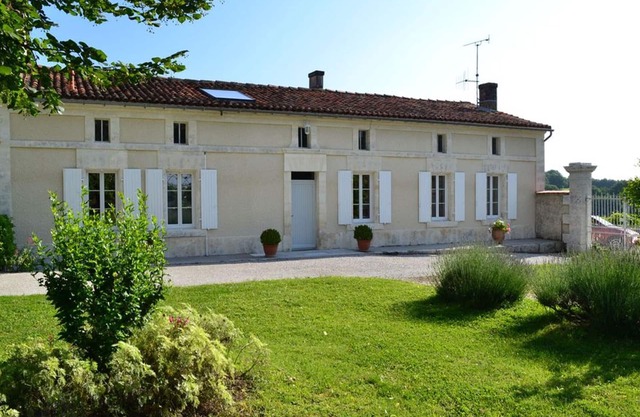 Charming 18th Century Cottage with Private Garden, Near Cognac Vineyards