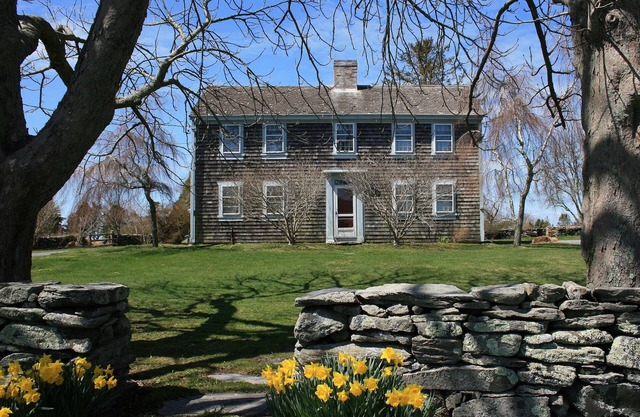 Charming 18th century farmhouse near ocean and artisan shops