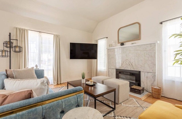 Charming 1920s Cottage on a Quiet Cul-de-Sac