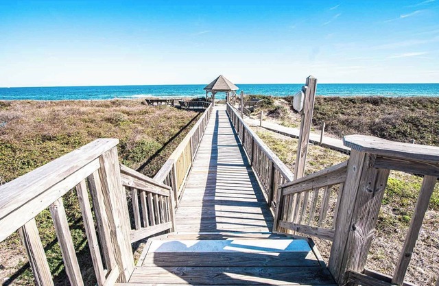 Charming 1BR Condo w/Pool & Beach Access