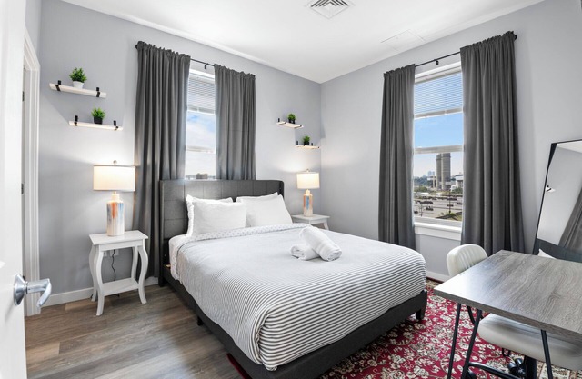 Charming 1BR Near Encore 8028