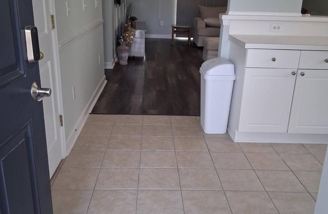 Charming 2 Bedroom Condo with AC, WIFI in North Myrtle Beach "SNOWBIRD SPECIAL"