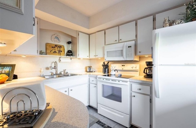 Charming 2 BDR /2 BATH Condo