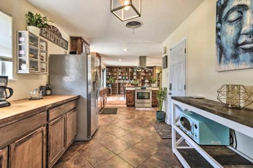 Charming 2 Bed 2 Bath Home with Office-Ideal for Families and Remote Workers!