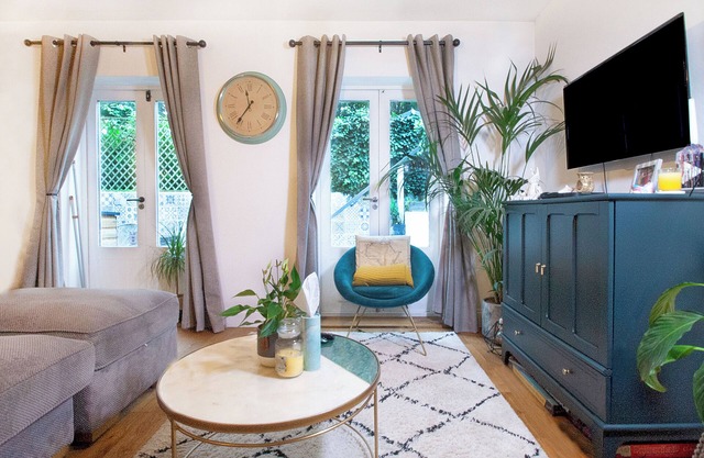 Charming 2 bed Flat with Private garden area