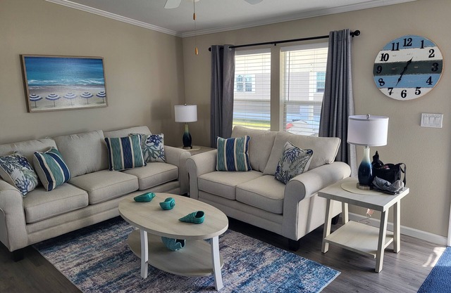 Charming 2-bedroom house in Pleasant Fort Myers Beach with AC, WiFi