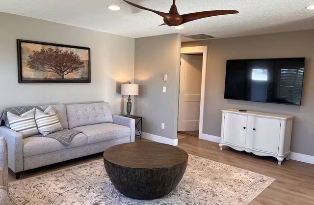 Charming 2-bedroom house in old town Battle Ground