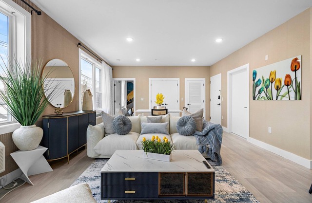 Charming 2-bedroom , 2 min to train station to NYC