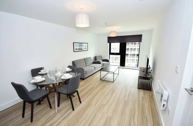 Charming 2 Bedroom Apartment in Liverpool