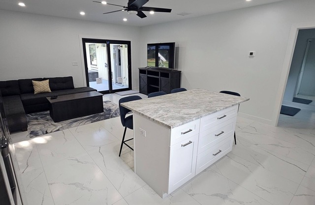 Charming 2-bedroom apartment with AC, WiFi in marvelous Naples
